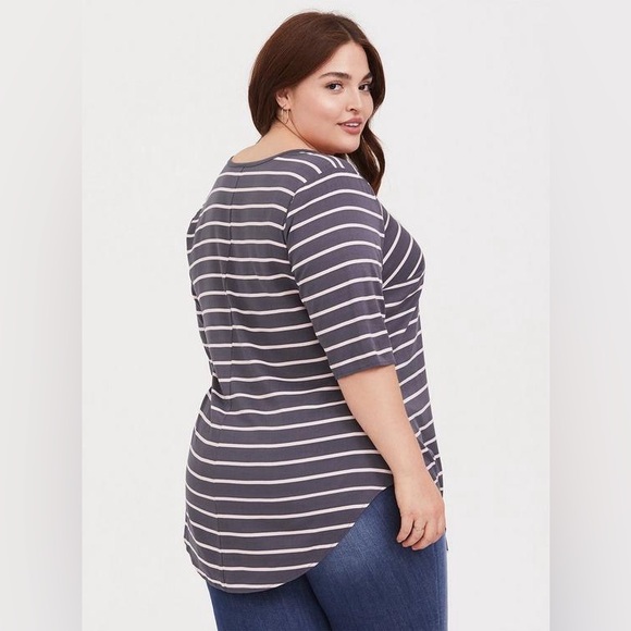 NWT Torrid 2 Pink/Gray Stretch Challis Tunic - Picture 3 of 9